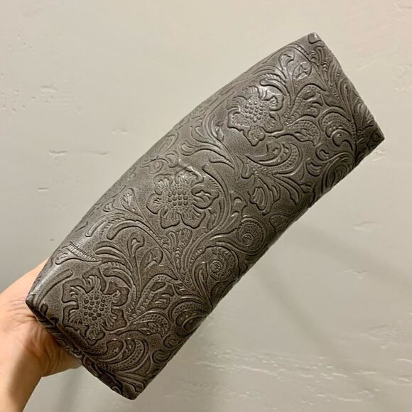 Handmade Genuine Cowhide Floral Embossed Wood Handle Kiss-lock Satchel Bag - Picture 10 of 11